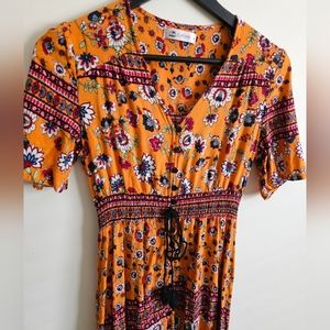 Boho dress with elastic waste. Sz small